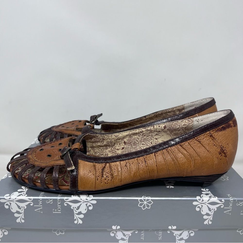 Kenzie Freya Leather Distressed Crinkle Strap Laced Toe Kitten Heel - Picture 4 of 11
